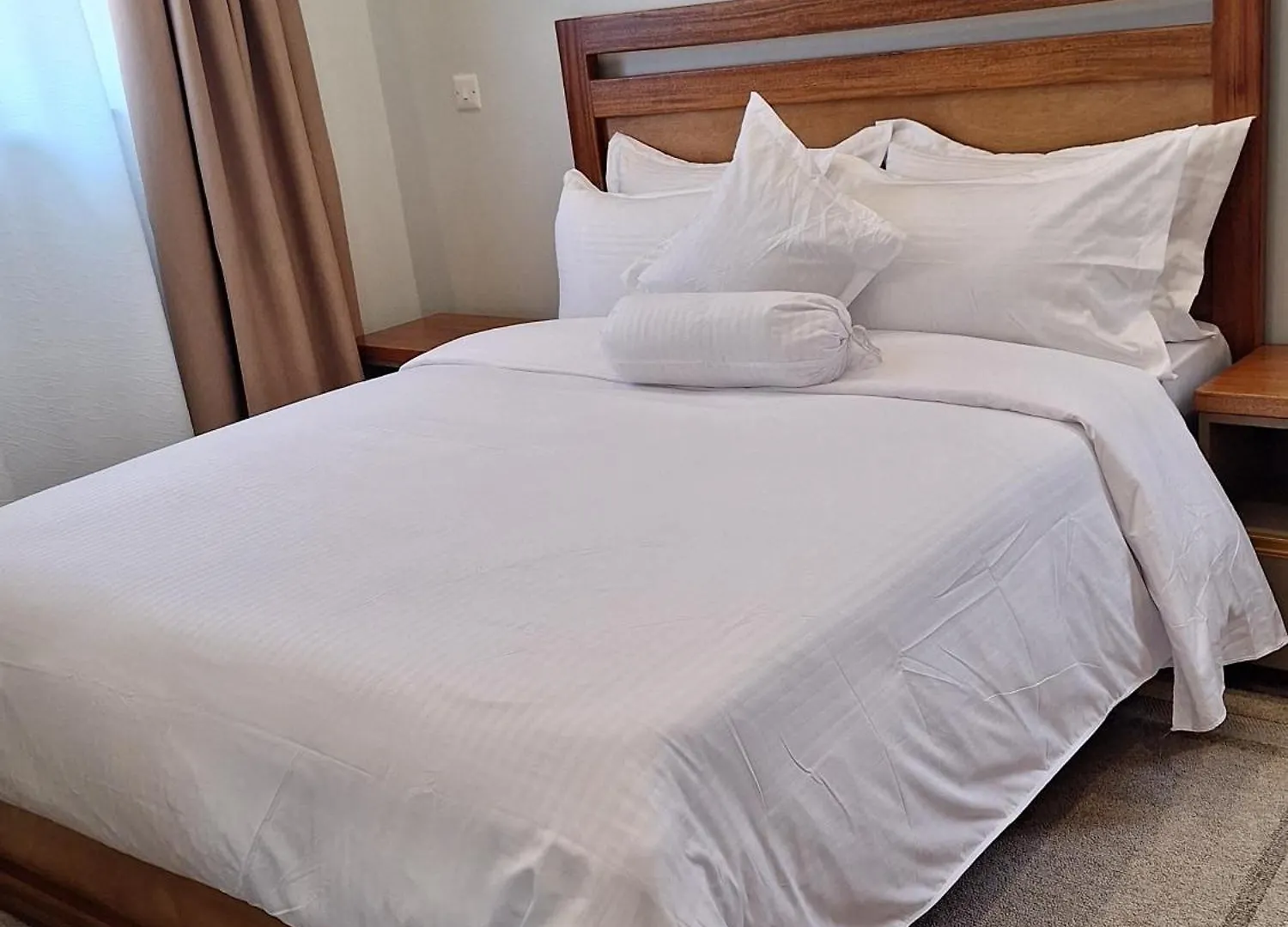 Hotel Medine Square Kampala
