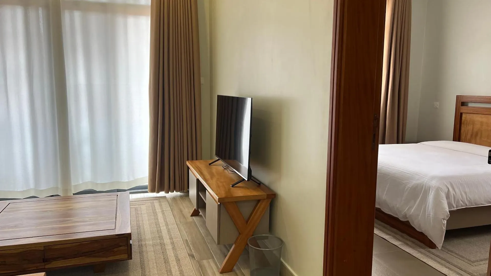 Hotel Medine Square Kampala 0*,